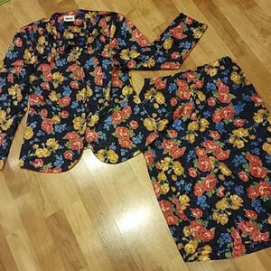 Leslie Faye 1980's Vintage Floral 2 Piece Skirt/ Top Set 8